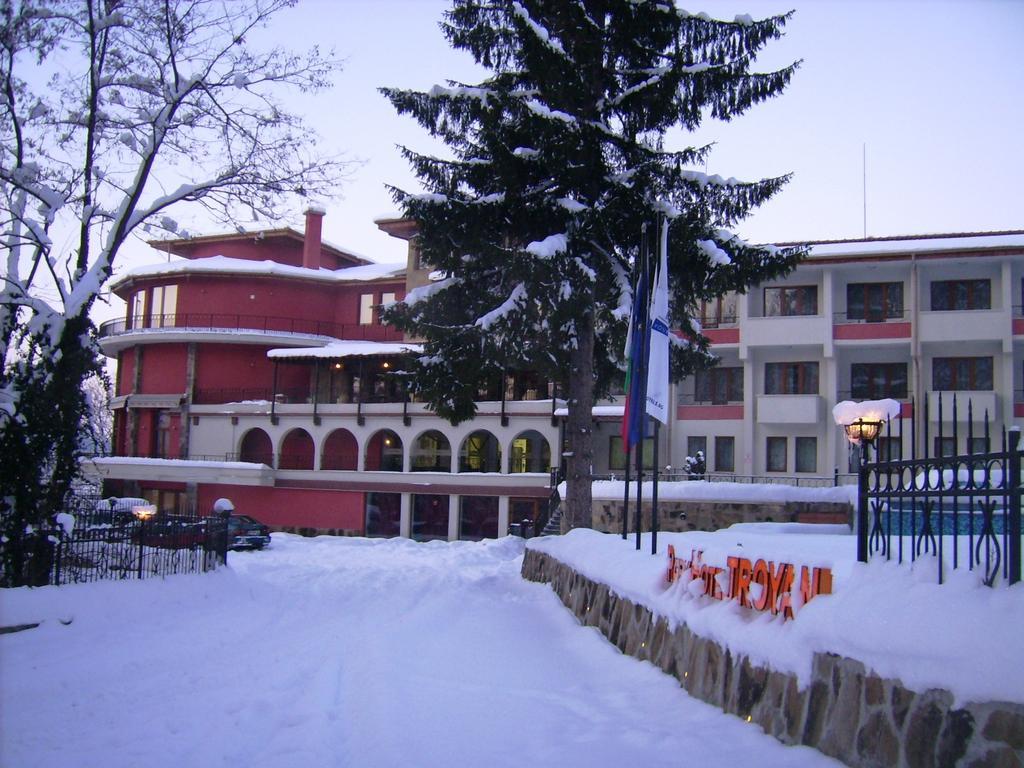 Park Hotel Troyan Troyan  Esterno foto